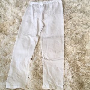 White capris pants